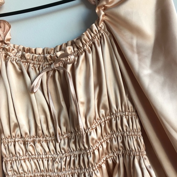 Q + A Los Angeles Satin Top - Picture 5 of 5